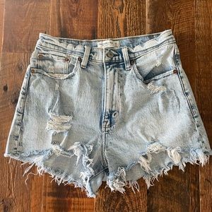Abercrombie & Fitch mom jean short high rise